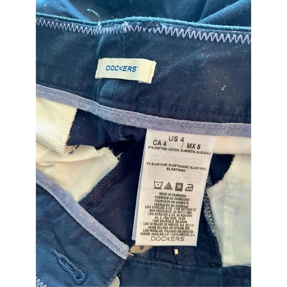 Dockers navy size 4 shorts - Picture 3 of 3